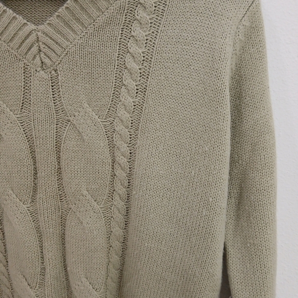 SHEIN Green V-Neck Cable Knit Sweater - Picture 2 of 4